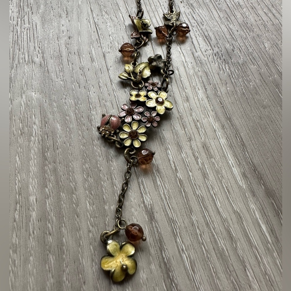 Floral necklace